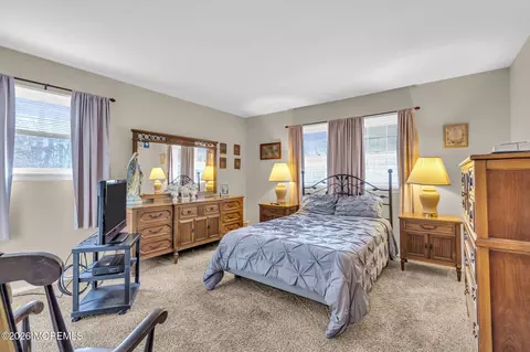 Bedroom - 307 Clearstream Rd, Jackson, NJ 08527 photo 4 of 5