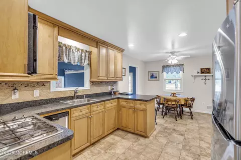 Kitchen - 307 Clearstream Rd, Jackson, NJ 08527 photo 2 of 2