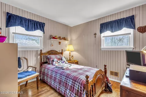 Bedroom - 307 Clearstream Rd, Jackson, NJ 08527 photo 2 of 5