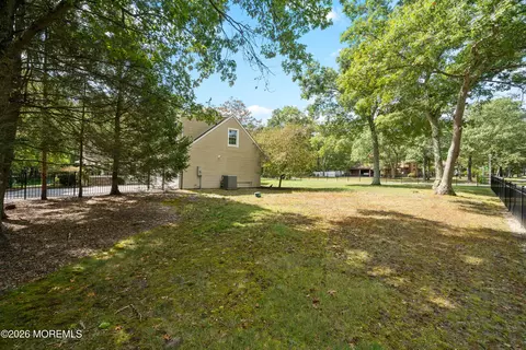 Exterior - 609 Spaulding Ave, Forked River, NJ 08731 photo 4 of 15
