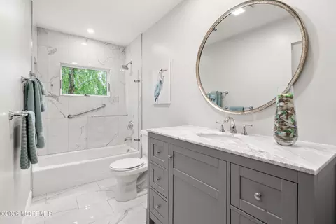 Bath - 609 Spaulding Ave, Forked River, NJ 08731 photo 3 of 5