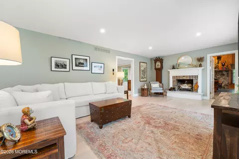 Living - 609 Spaulding Ave, Forked River, NJ 08731 photo 2 of 5