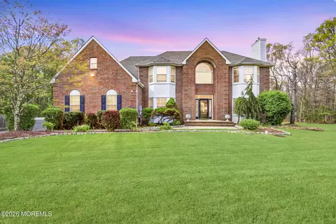 19 Susie Ln, Jackson, NJ 08527