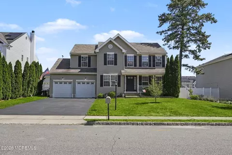 8 Avalon Ave, Barnegat, NJ 08005