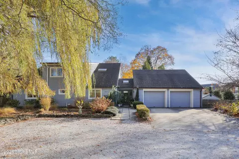 7 Haggers Ln, Fair Haven, NJ 07704