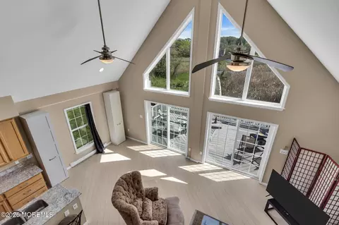 318 Elizabeth Ave, Toms River, NJ 08753