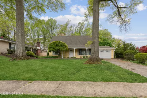 95 Warren Dr, Aberdeen, NJ 07747