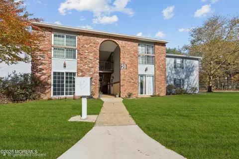 20 Austin Ct #7, Freehold, NJ 07728