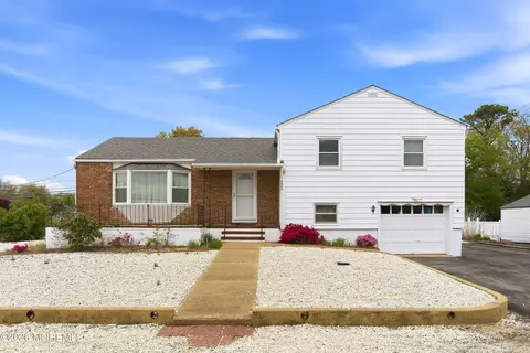 2400 Stanley Dr, Toms River, NJ 08753