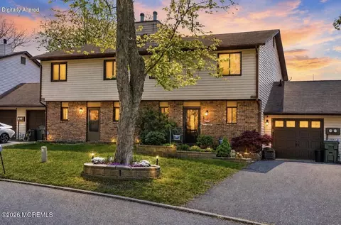 3 Stork Ln, Howell, NJ 07731
