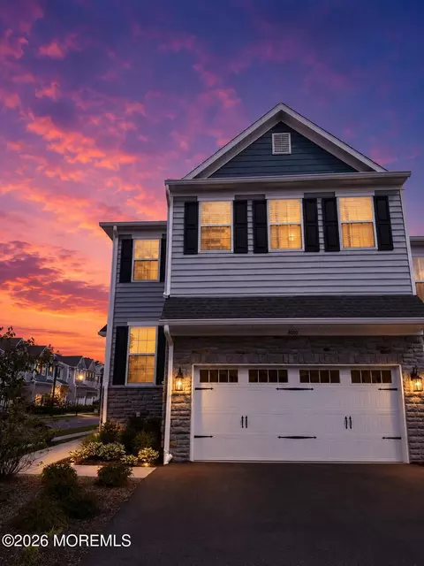 4000 Heron Dr, Farmingdale, NJ 07727