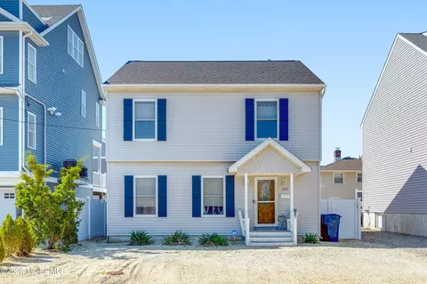 223 Durborow Ave, Seaside Heights, NJ 08751