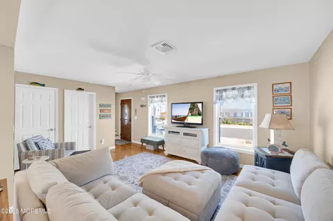 223 Durborow Ave, Seaside Heights, NJ 08751