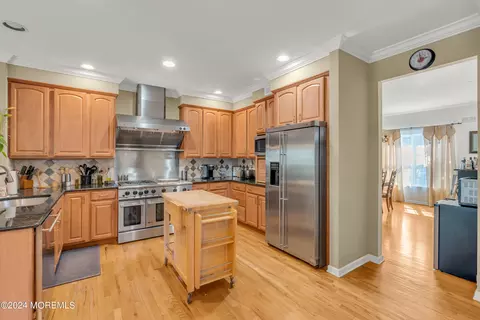 Kitchen - 7 Duchess Dr, Monroe, NJ 08831 photo 4 of 6