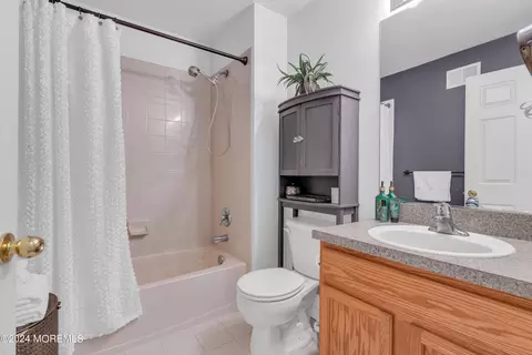 Bath - 7 Duchess Dr, Monroe, NJ 08831 photo 1 of 3