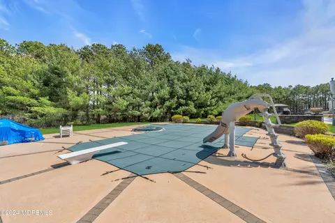 Exterior - 7 Duchess Dr, Monroe, NJ 08831 photo 4 of 5