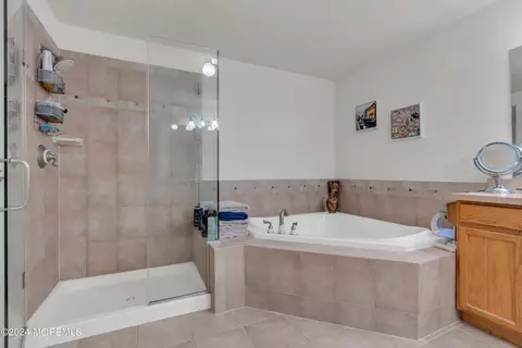 Bath - 7 Duchess Dr, Monroe, NJ 08831 photo 3 of 3