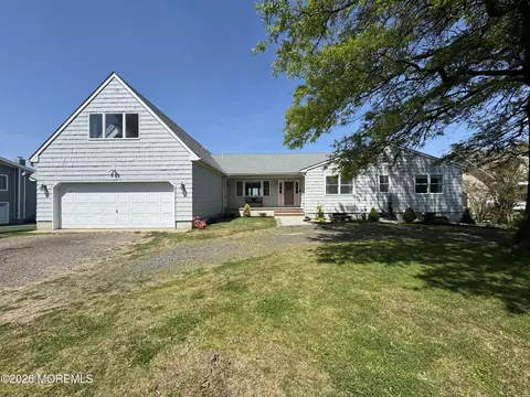 14 Harbor View Dr, Atlantic Highlands, NJ 07716