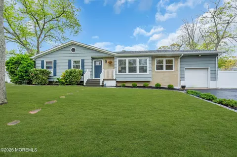 Exterior - 40 River Park Dr, Brick, NJ 08724 photo 2 of 6