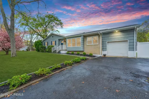 40 River Park Dr, Brick, NJ 08724