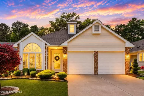 2429 Agincourt Rd, Toms River, NJ 08755