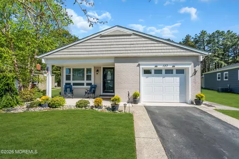 137 San Carlos St, Toms River, NJ 08757