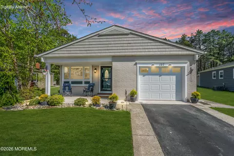 137 San Carlos St, Toms River, NJ 08757