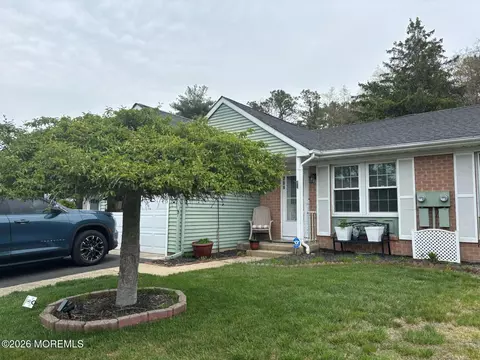 20 Easton Dr #A, Whiting, NJ 08759