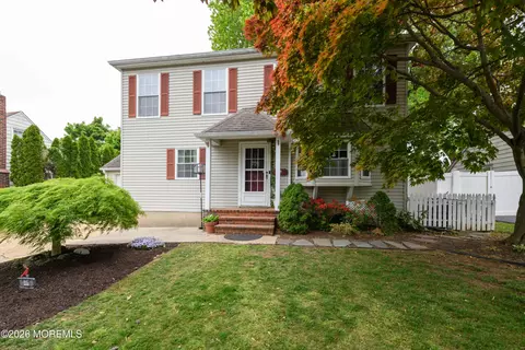 86 Robinson Pl, Shrewsbury, NJ 07702
