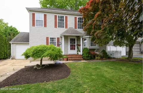 86 Robinson Pl, Shrewsbury, NJ 07702