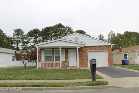 221 Orlando Blvd, Toms River, NJ 08757