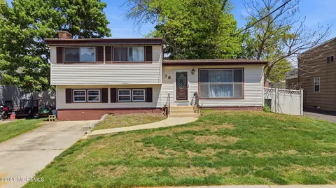 78 Woodview Dr, Old Bridge, NJ 08857