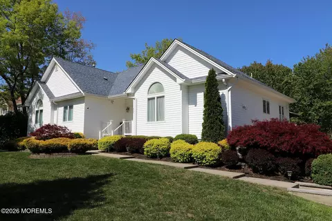801 Buccaneer Ln, Manahawkin, NJ 08050