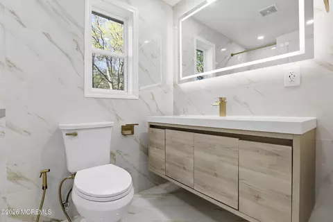 Bath - 492 Cobain Rd, Jackson, NJ 08527 photo 4 of 5