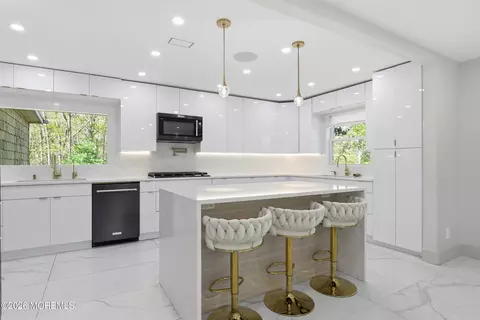 Kitchen - 492 Cobain Rd, Jackson, NJ 08527 photo 3 of 6