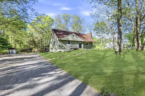 Exterior - 492 Cobain Rd, Jackson, NJ 08527 photo 2 of 6