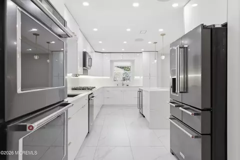 Kitchen - 492 Cobain Rd, Jackson, NJ 08527 photo 4 of 6