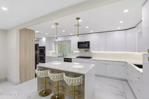 Kitchen - 492 Cobain Rd, Jackson, NJ 08527 photo 1 of 6