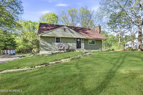492 Cobain Rd, Jackson, NJ 08527