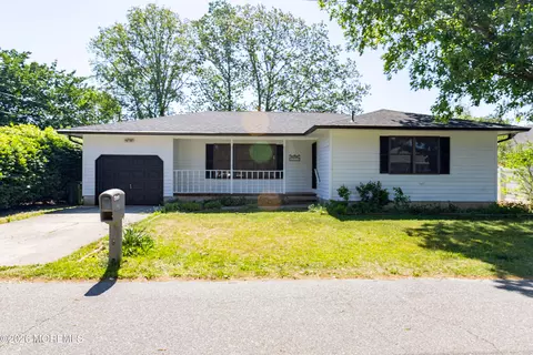 1125 Seaman Ave, Beachwood, NJ 08722