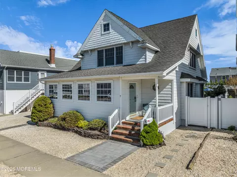 7 Ortley Ave, Lavallette, NJ 08735