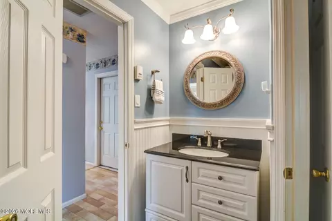 Bath - 24 Carter Way, Brick, NJ 08723 photo 3 of 4