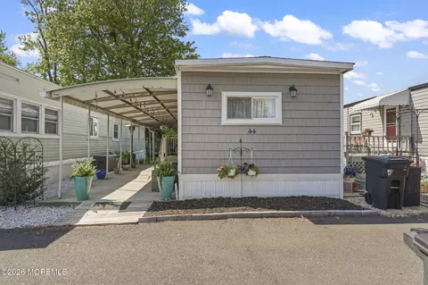 44 Sams Trailer Ct, Hazlet, NJ 07730
