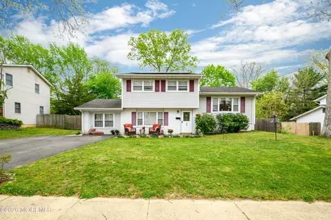 15 Princeton Dr, Jackson, NJ 08527
