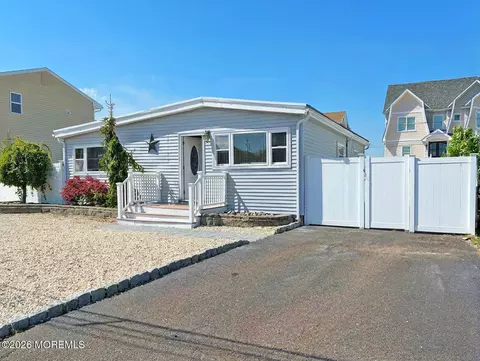 3414 Bergen Ave, Toms River, NJ 08753