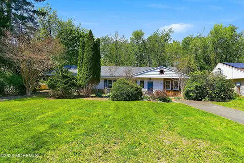 12 Pine Dr, Roosevelt, NJ 08555