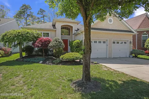 78 Oakmont Ln, Jackson, NJ 08527