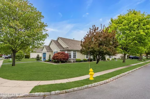 2760 Rockport Ln, Toms River, NJ 08755