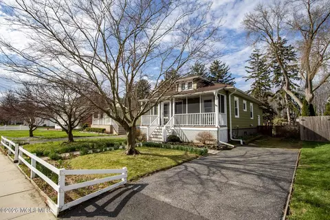 35 Academy St, Farmingdale, NJ 07727