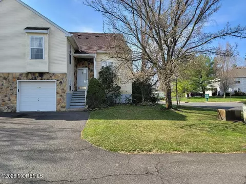 139 Tennis Ct, Belmar, NJ 07719